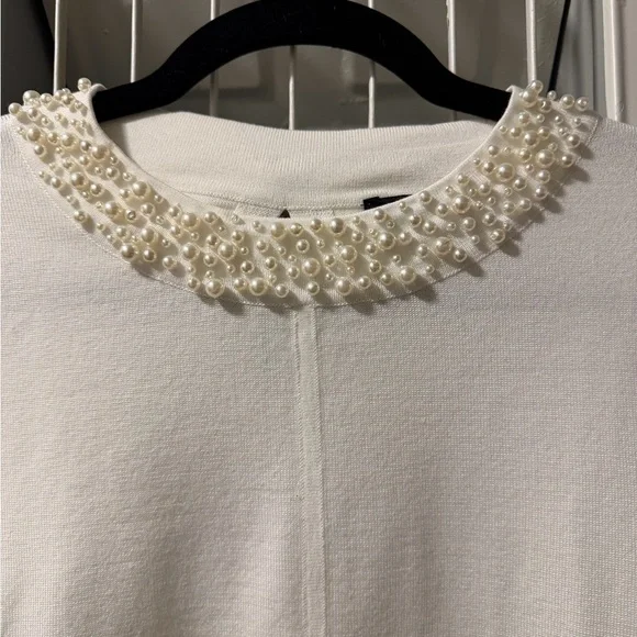 NWOT Karl Lagerfeld White Short Sleeve Top with Pearl Neckline, Sz S - Picture 3 of 7
